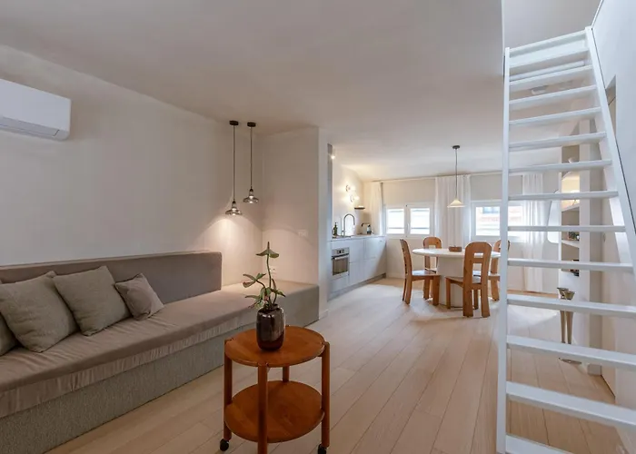 Huswell - Urban Getaway For Two In The Heart Of Antwerp