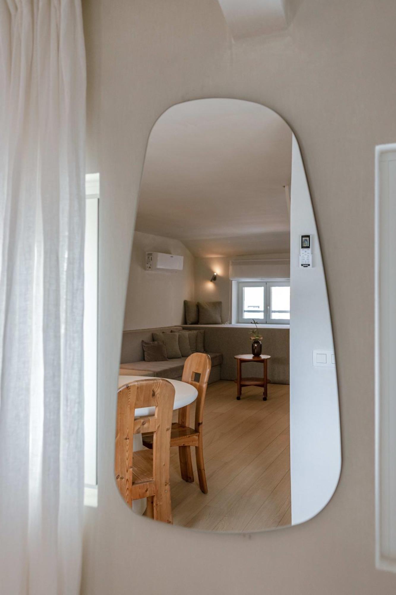 Huswell - Urban Getaway For Two In The Heart Of Appartement