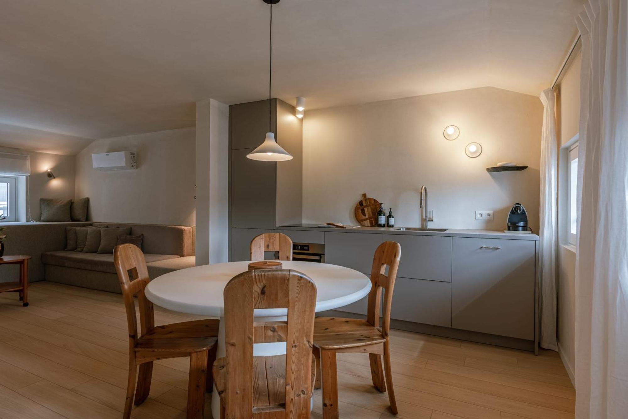 Huswell - Urban Getaway For Two In The Heart Of *