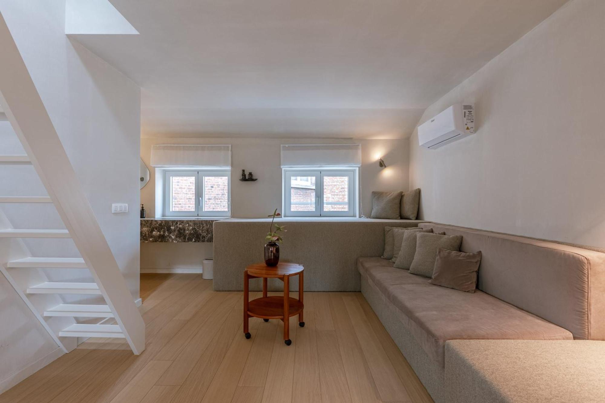 Huswell - Urban Getaway For Two In The Heart Of