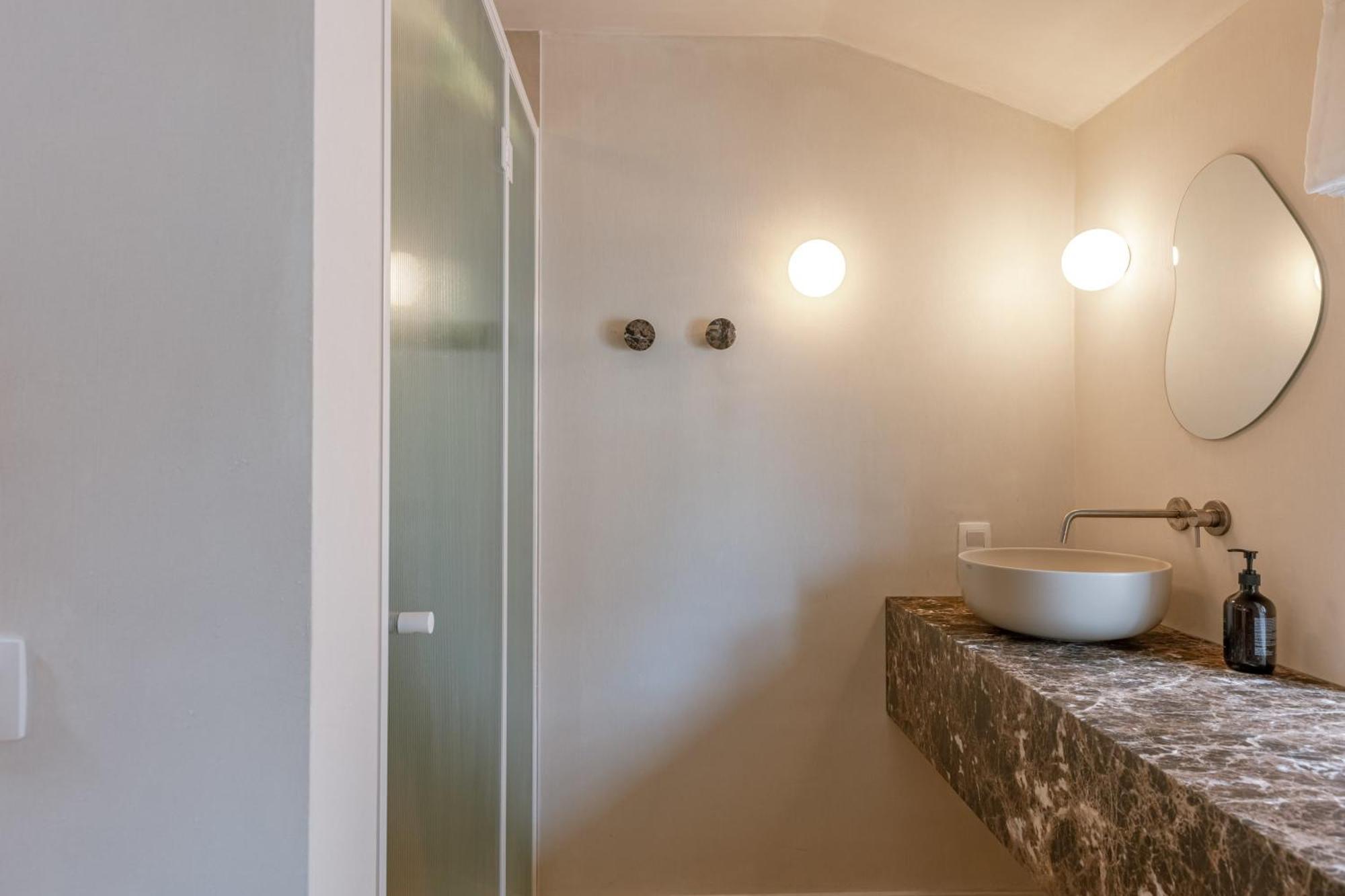 Huswell - Urban Getaway For Two In The Heart Of Appartement